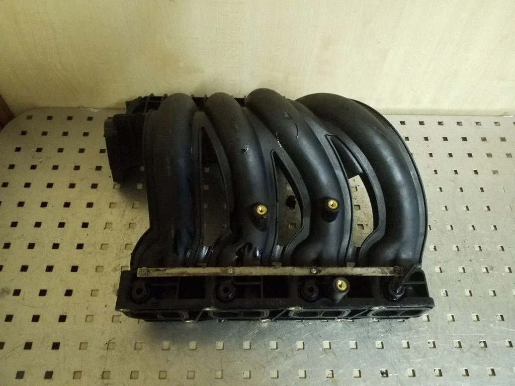 Intake manifold – Mercedes-Benz E-Class W211 (2002-2009)