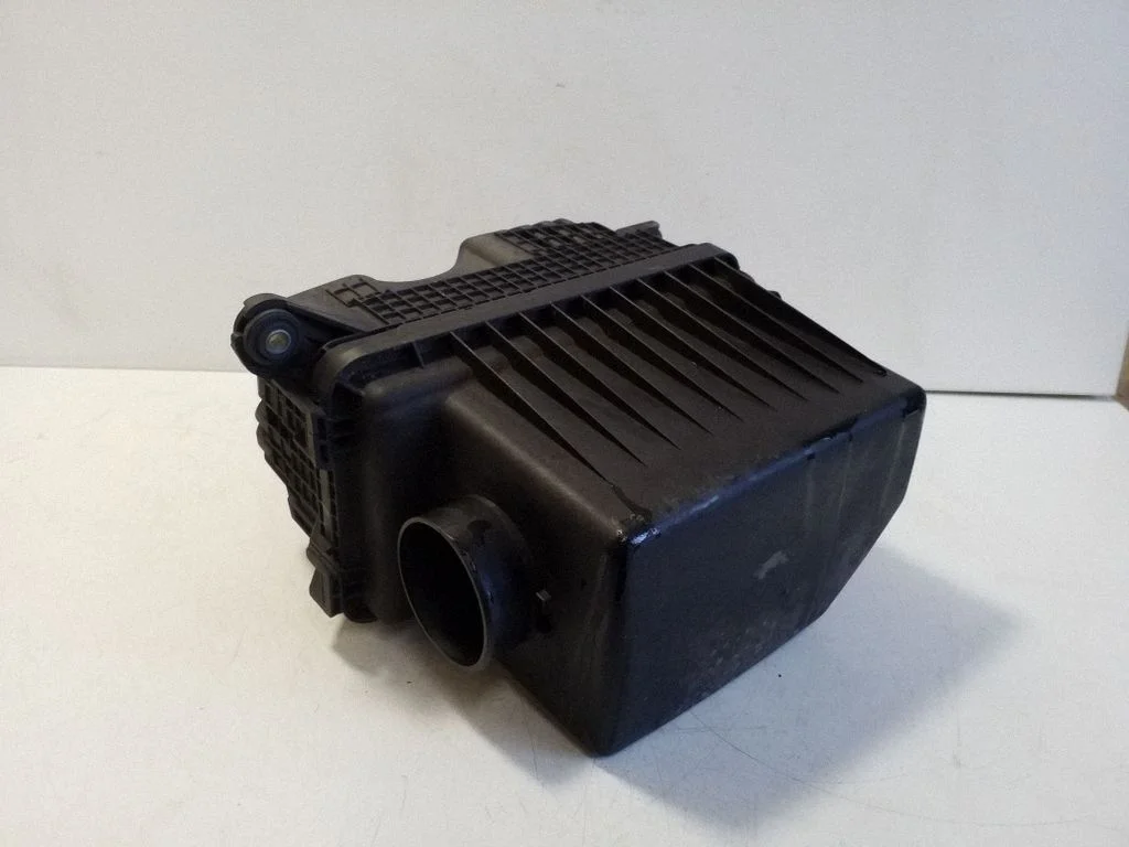 Air filter box 28110B2000