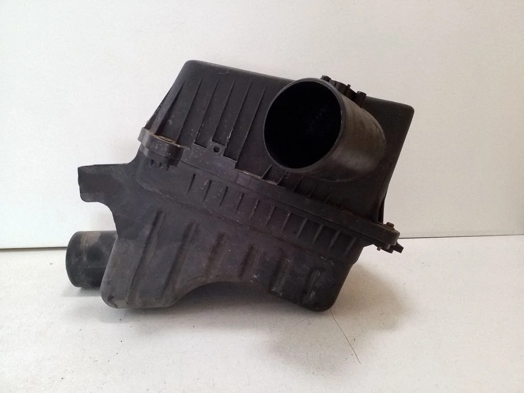 Air filter box 20956221