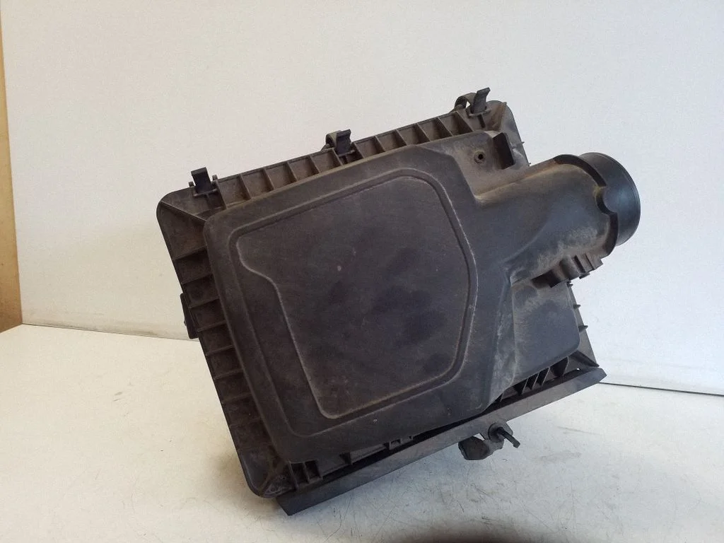 Air filter box JB3G9600AB