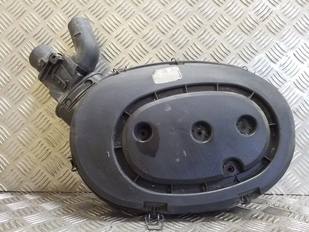 Air filter box