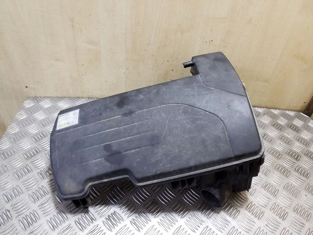 Air filter box 8200517765C