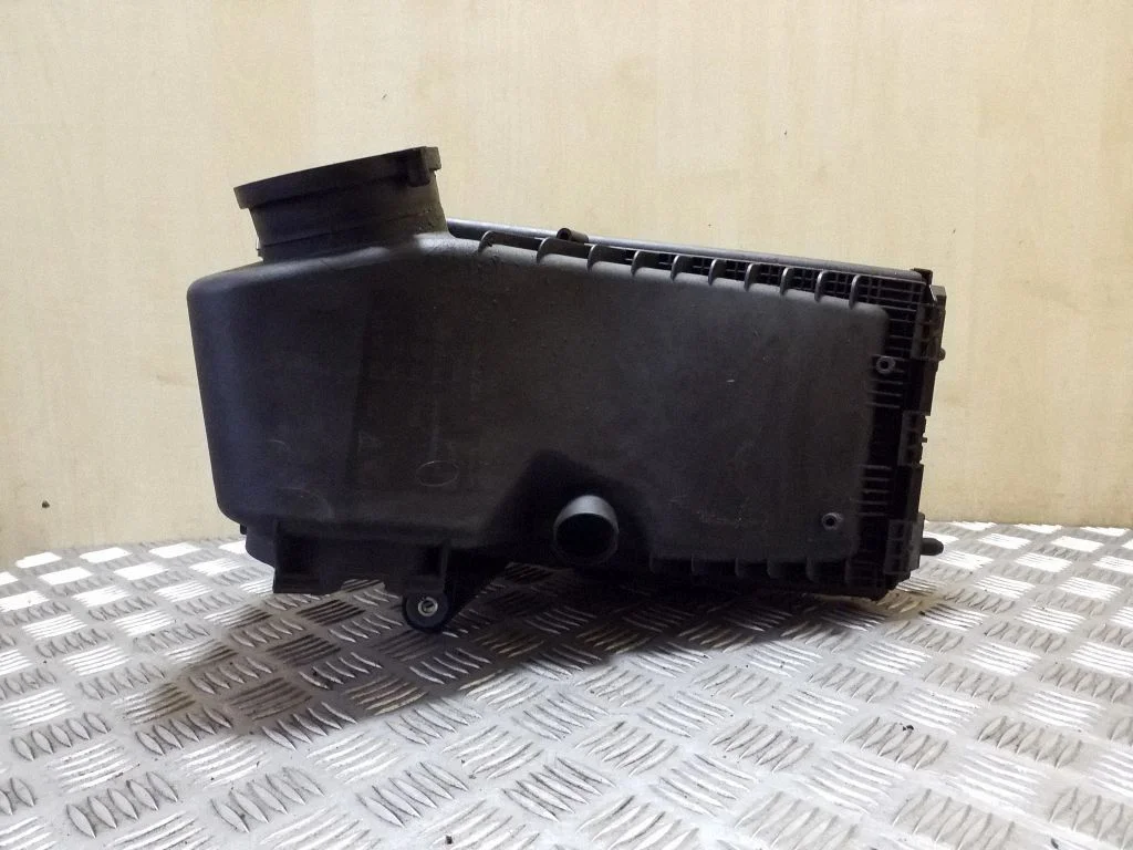 Air filter box 7P0129601
