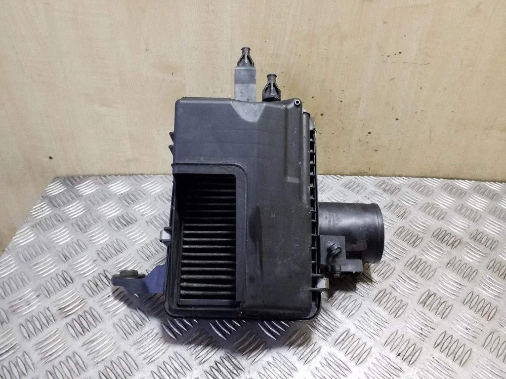 Air filter box