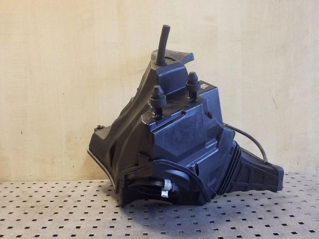 Air filter box 8K0133837B