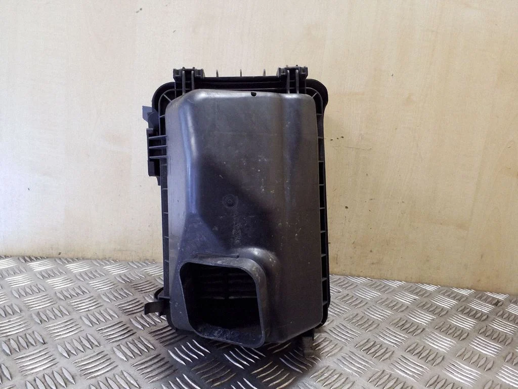 Obudowa filtra powietrza 1500A145