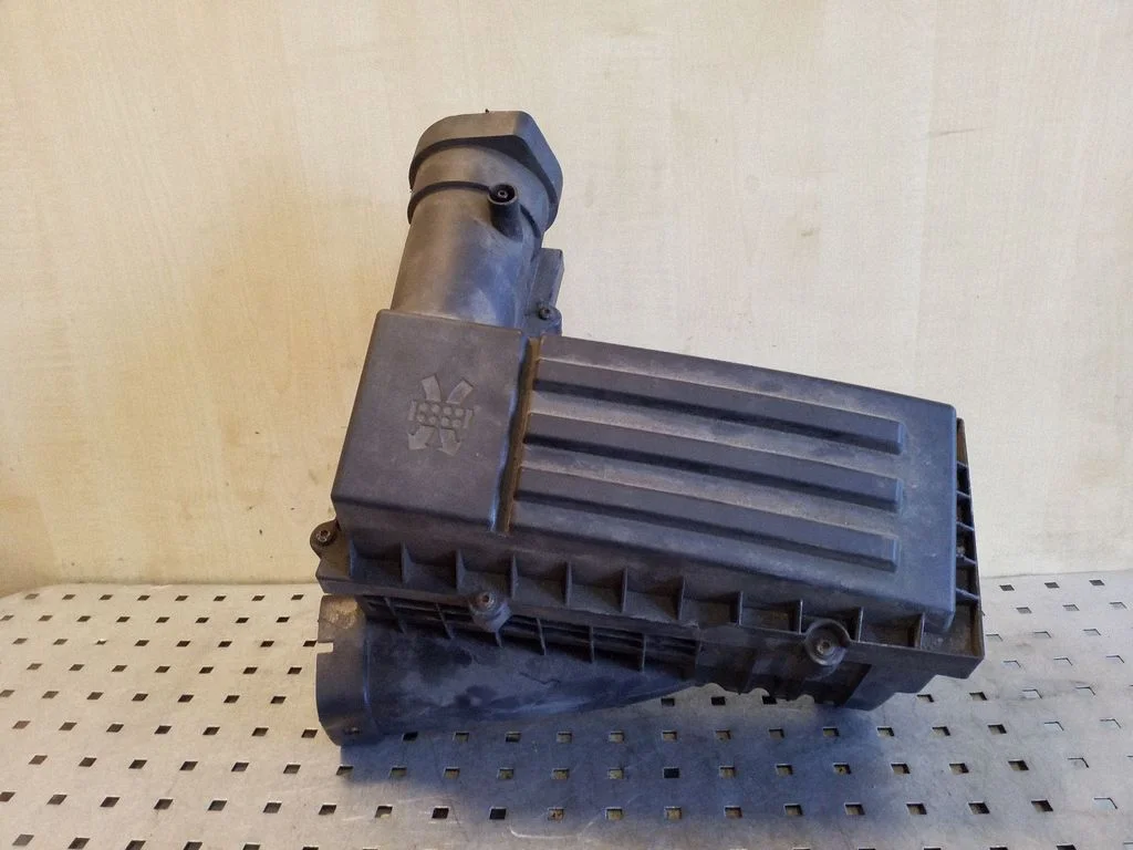 Air filter box 3C0129601