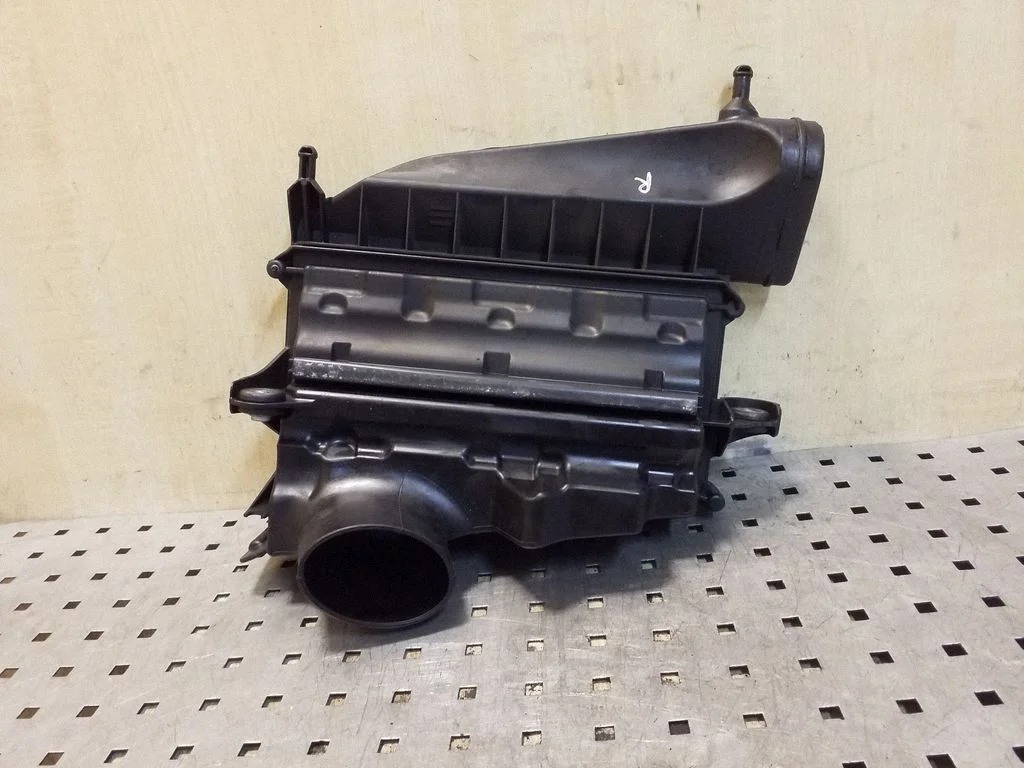 Air filter box A6420940204