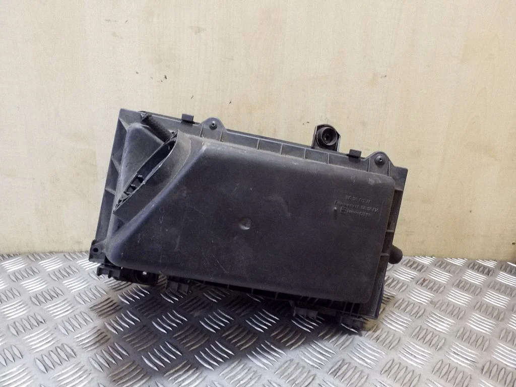 Õhufiltri korpus 1J0129607AE
