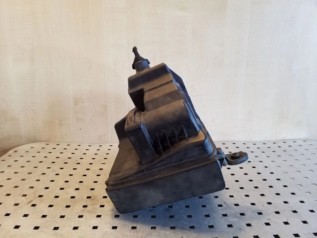 Air filter box 8200947663