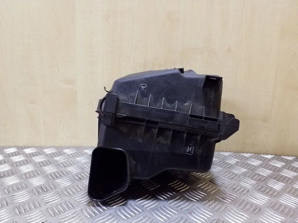 Air filter box