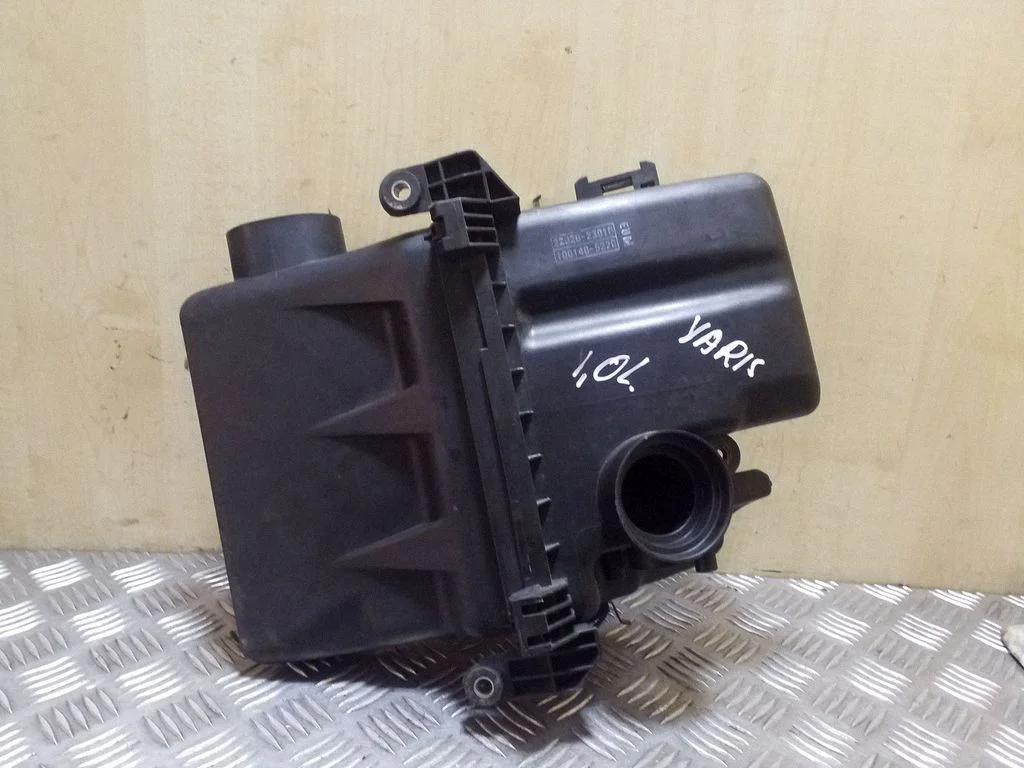 Air filter box – Toyota Yaris Verso (1999-2005)