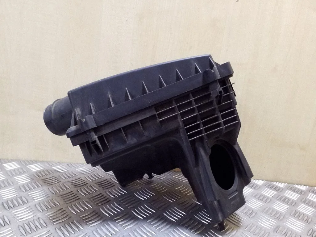 Obudowa filtra powietrza – Land Rover Freelander 2 - LR2 (2007-2016)