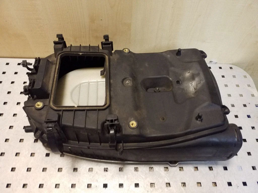 Air filter box A6510901101