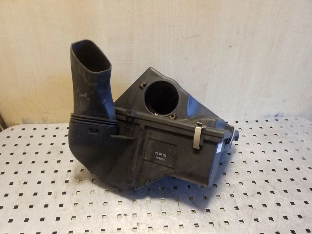 Air filter box – BMW X1 E84 (2009-2015)