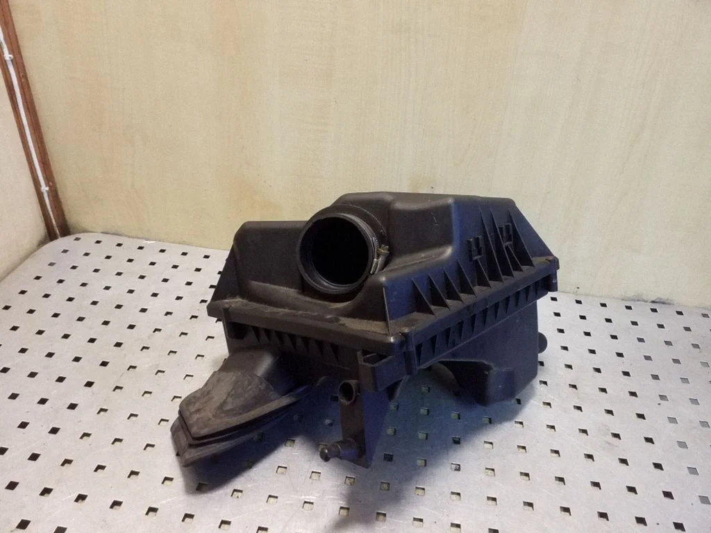 Air filter box 13272777