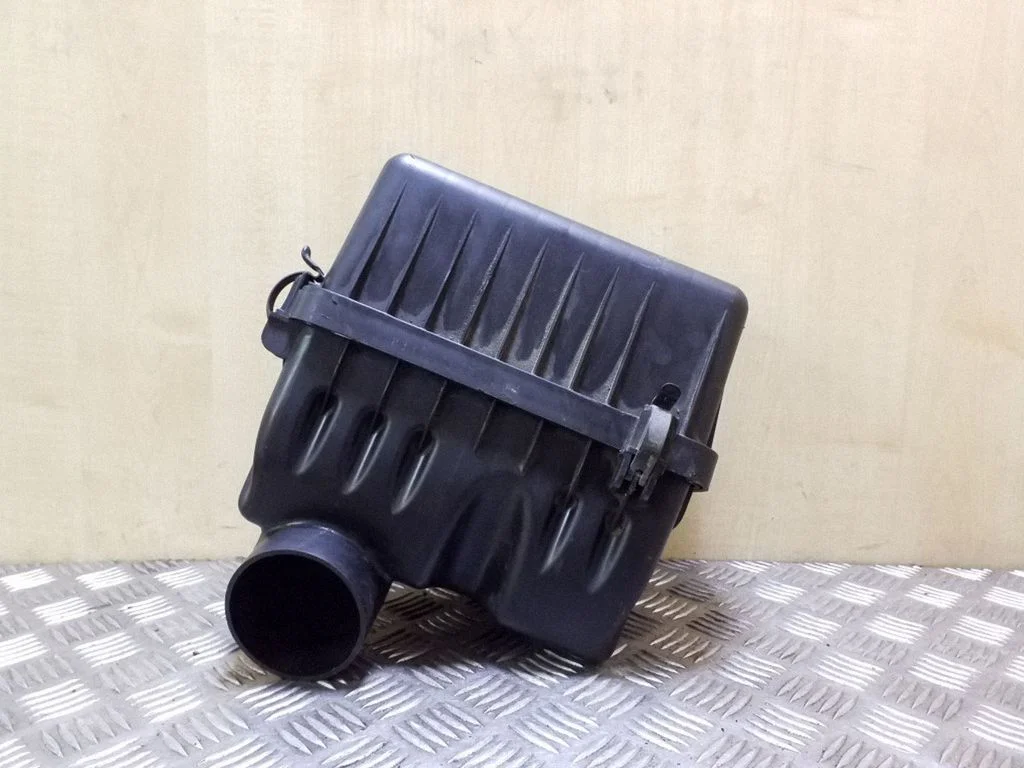 Air filter box