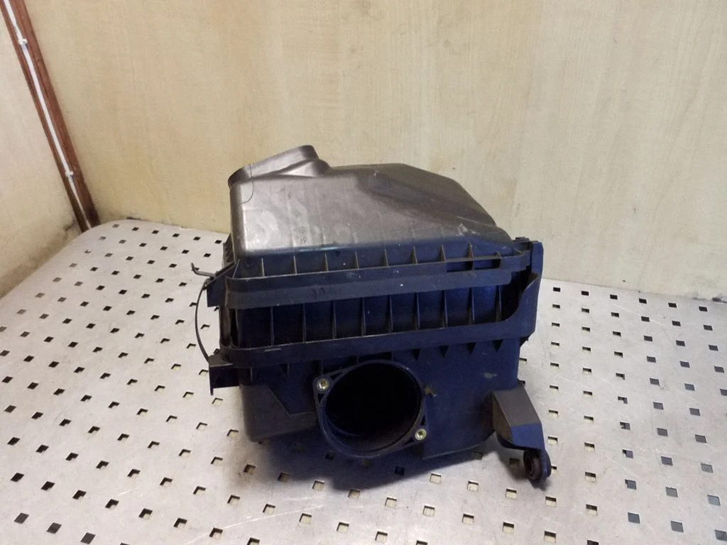 Air filter box 1500A164