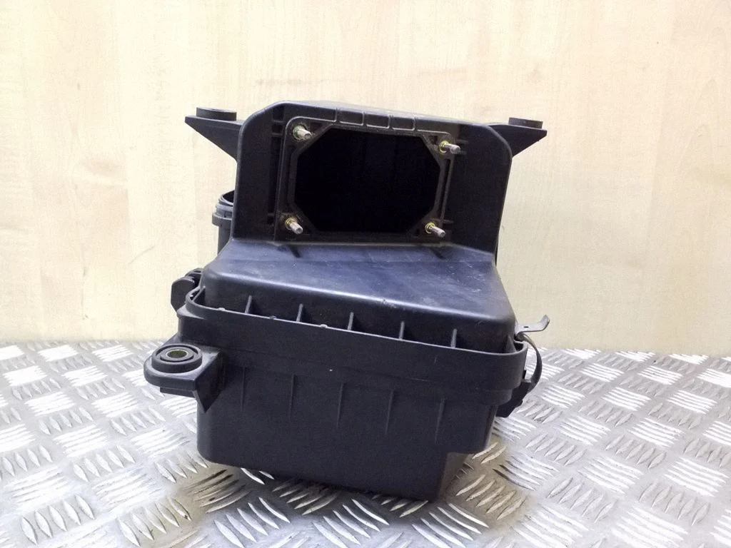 Air filter box MR281804