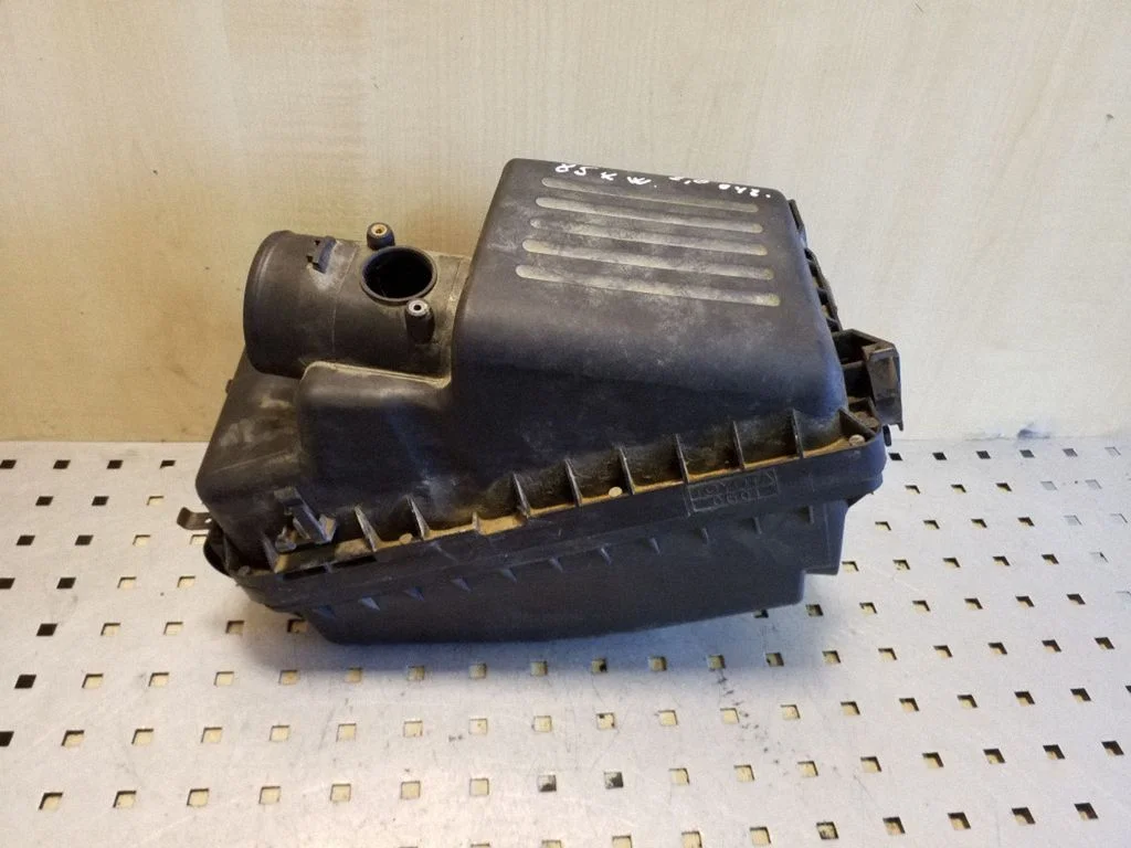 Air filter box 177050G011