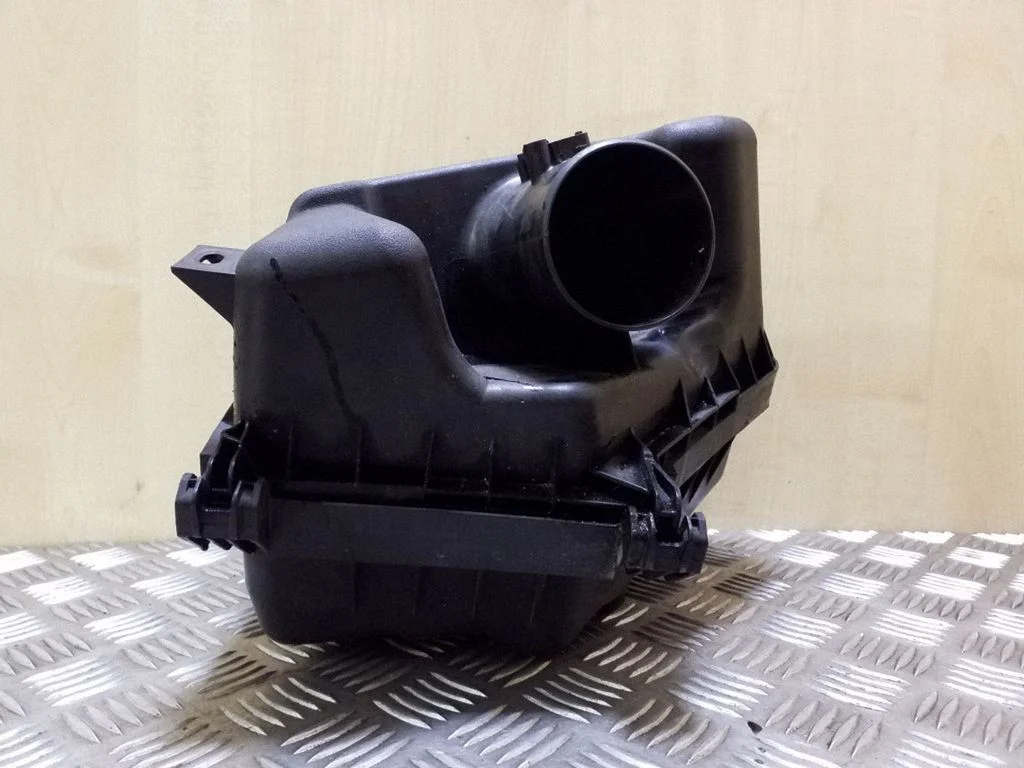 Air filter box