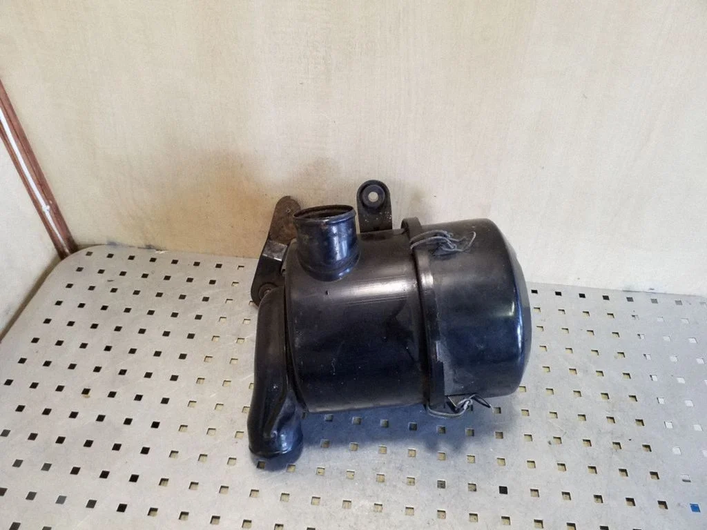 Air filter box MR386400