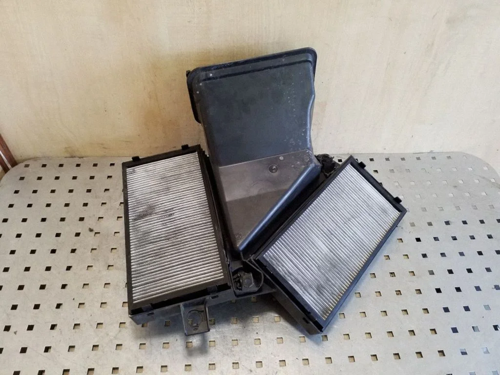 Air filter box