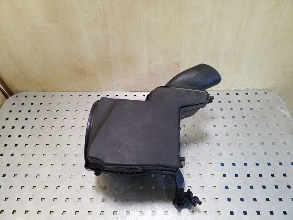 Obudowa filtra powietrza AV619600BF – Ford Focus (2010-2017)