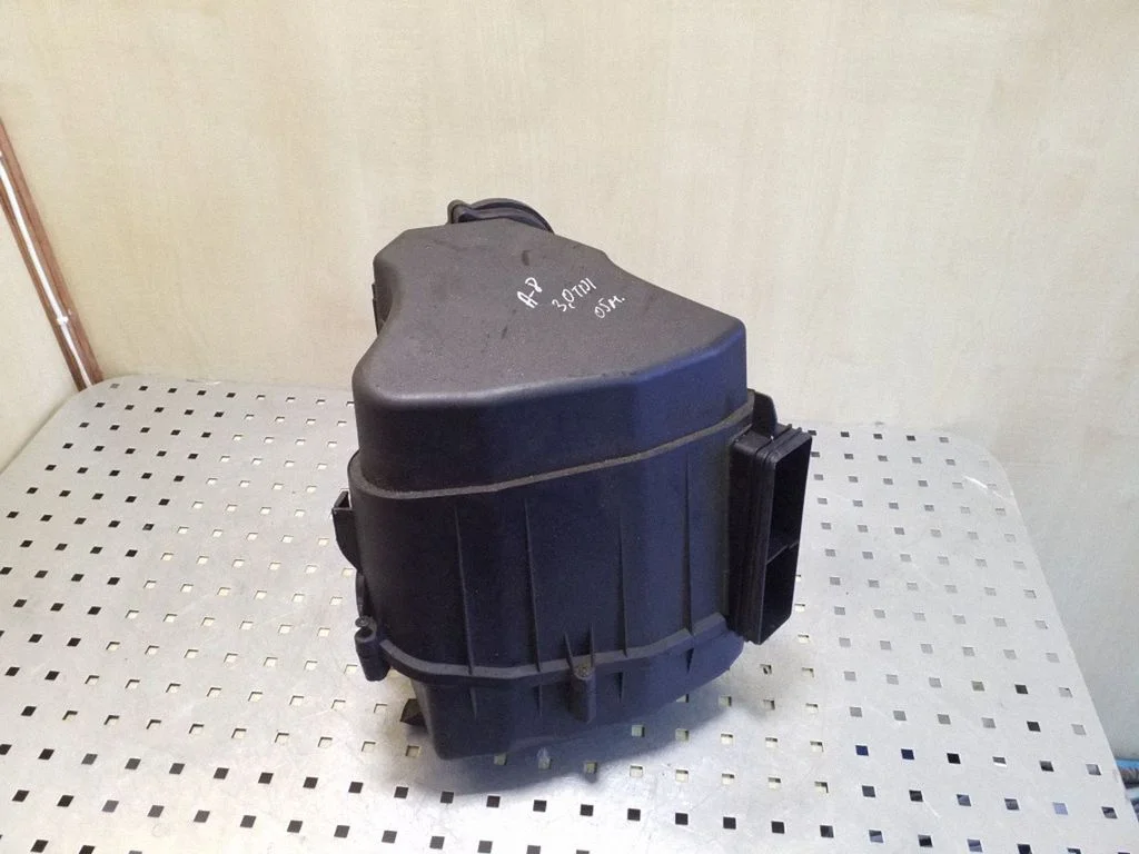 Air filter box 059133823D – Audi A8 S8 D3 4E (2002-2009)