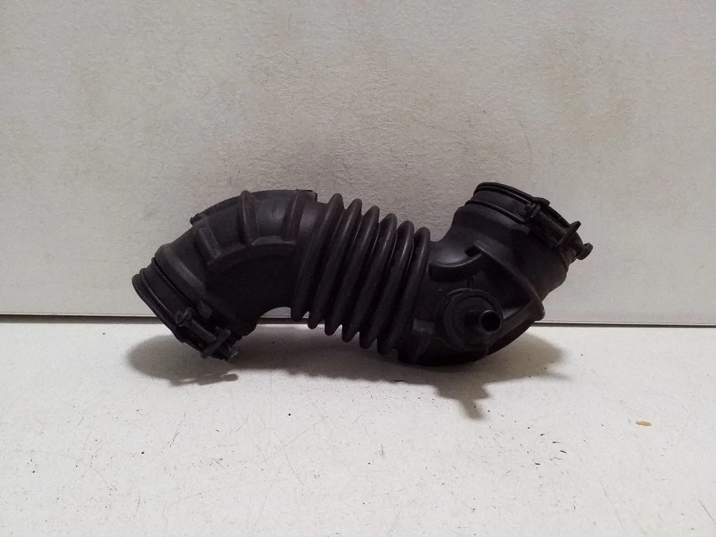 Air intake duct part 28140B2000