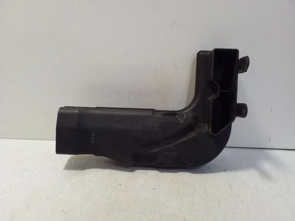 Air intake duct part 28210B2000