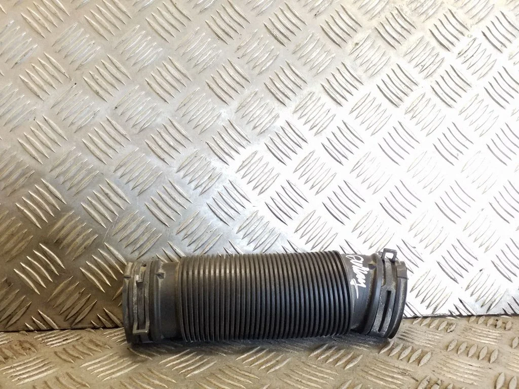 Air intake duct part 5Q0129618E