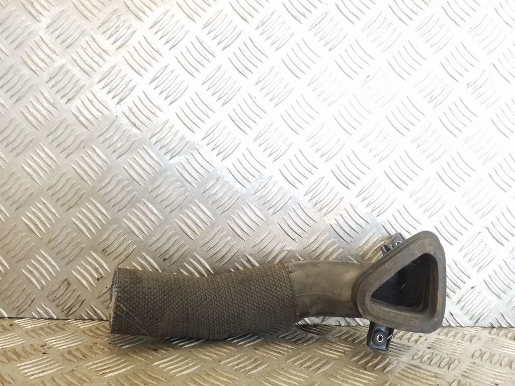 Air intake duct part 4F0129604C