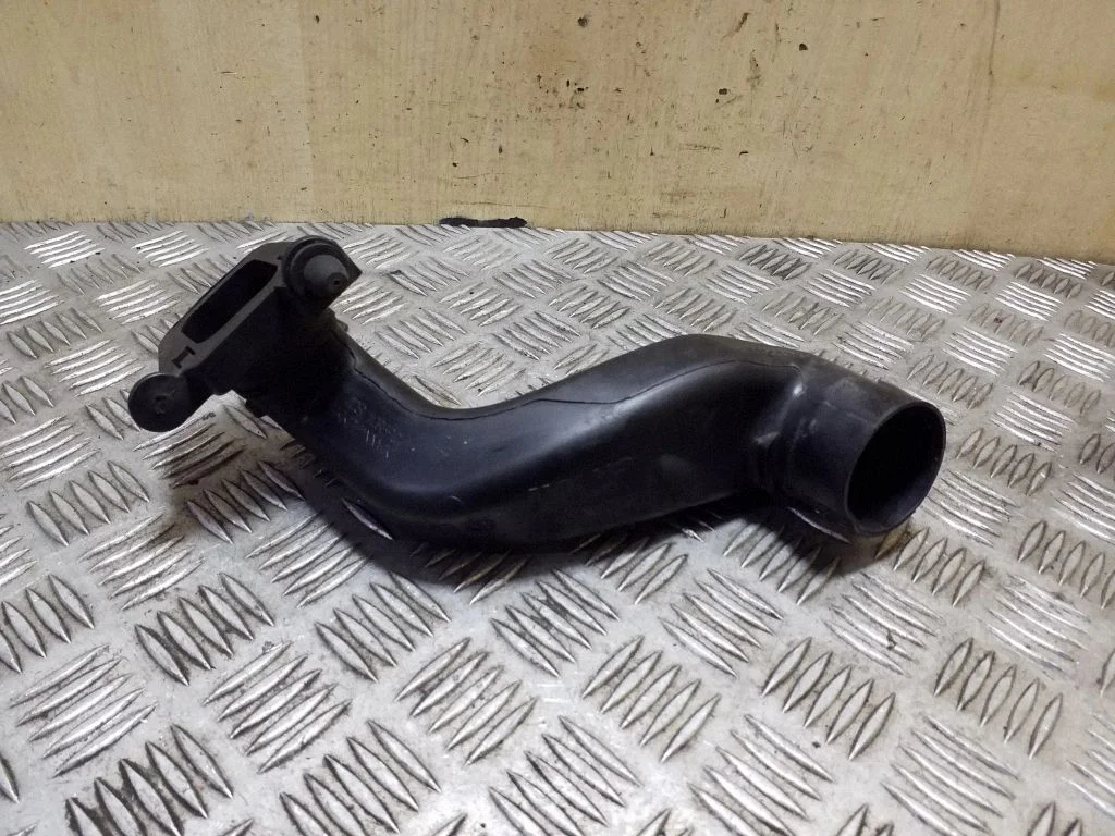 Air intake duct part – Volvo V40 (2012-2019)