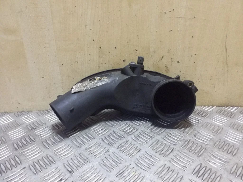 Air intake duct part 078133356F