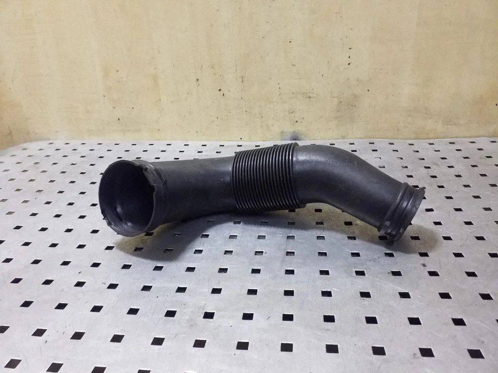 Õhuvõtukanali osa (-d) 4L0129628D