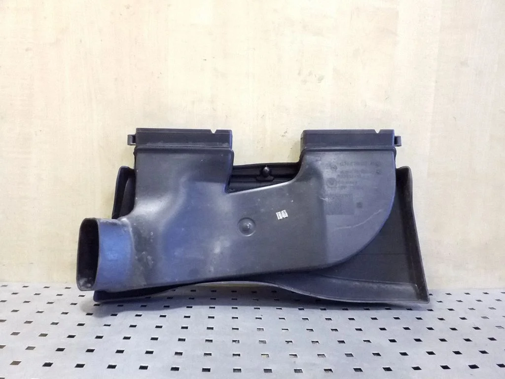 Air intake duct part 13717811906