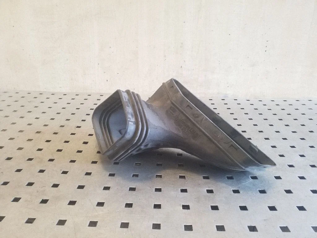 Õhuvõtukanali osa (-d) 8R0129739A