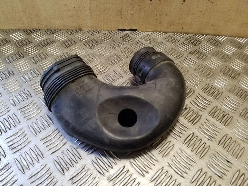 Air intake duct part 3C0129618D
