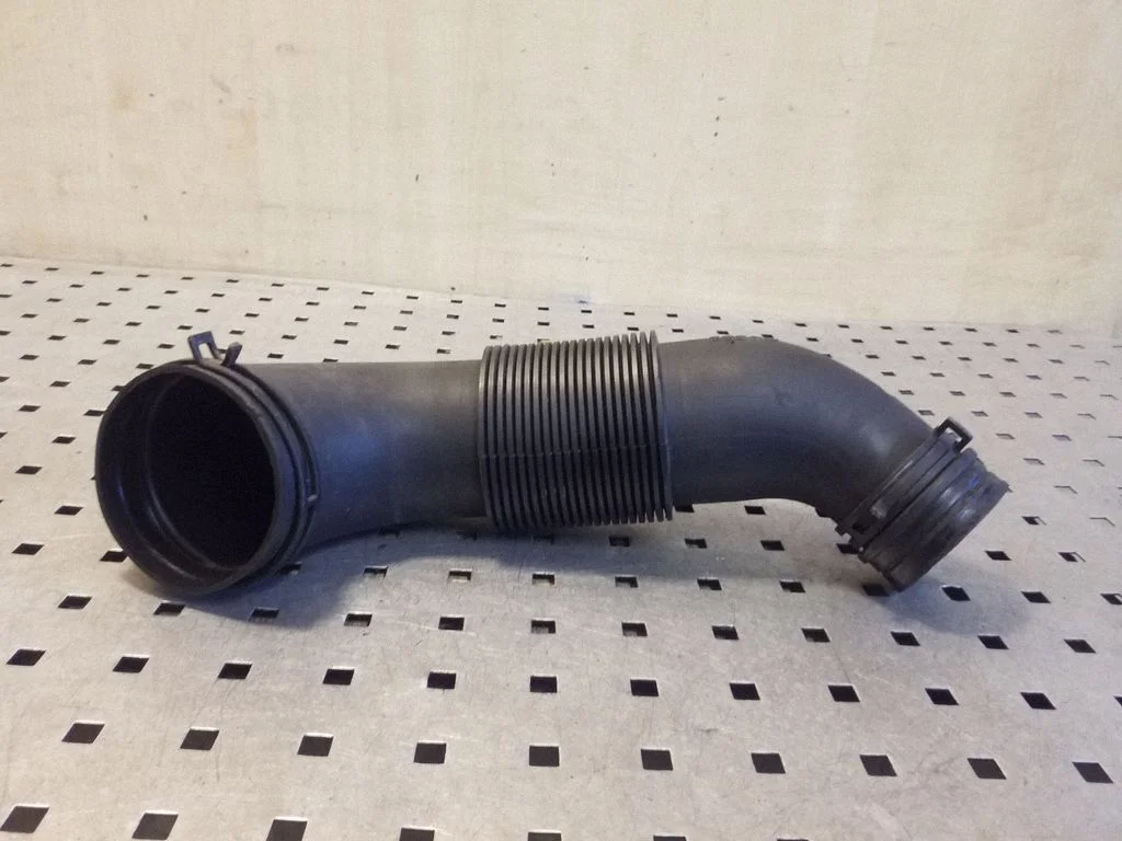 Air intake duct part 7L6129627F