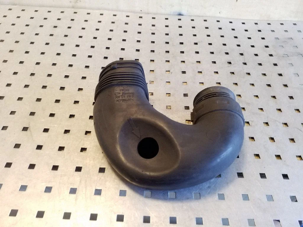 Air intake duct part 3C0129618D