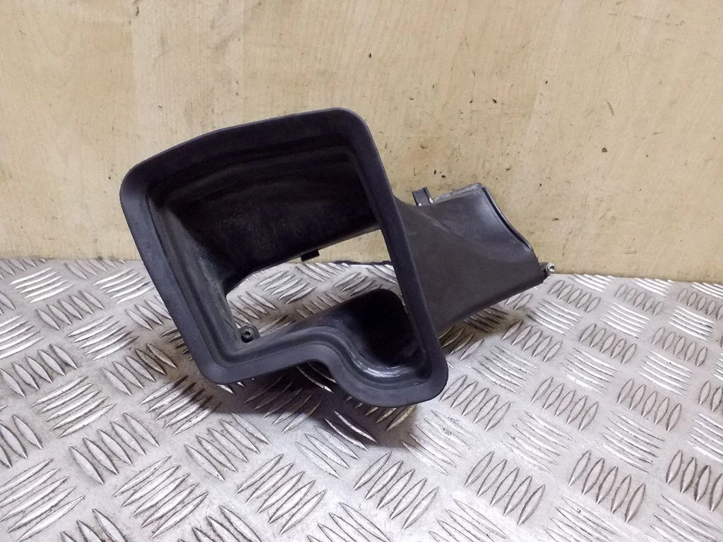 Air intake duct part 4H0129618D – Audi A8 S8 D4 4H (2010-2016)