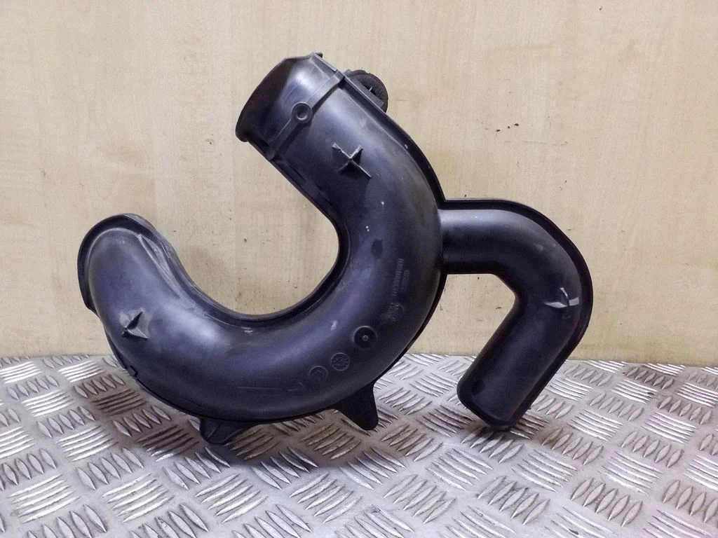 Air intake duct part 8200923128