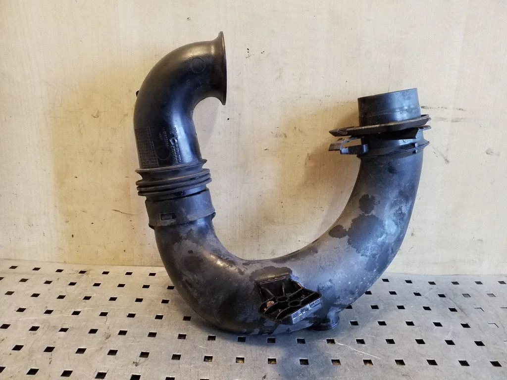 Air intake duct part 9682360380