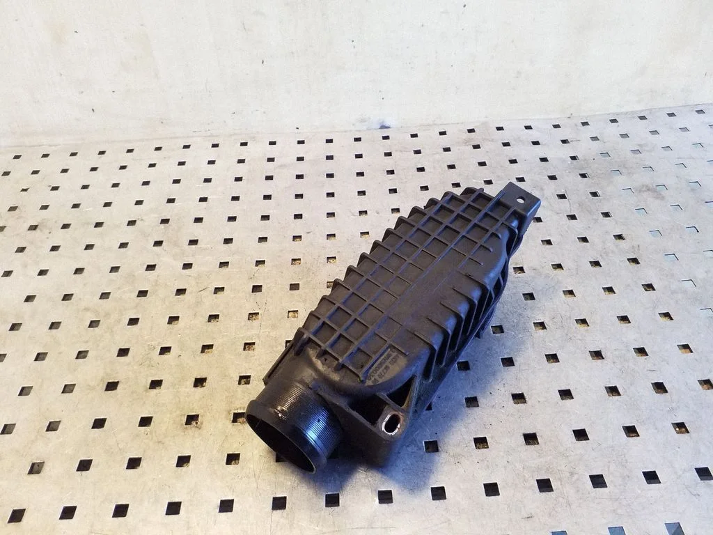 Air intake duct part 4H2Q6K770BB