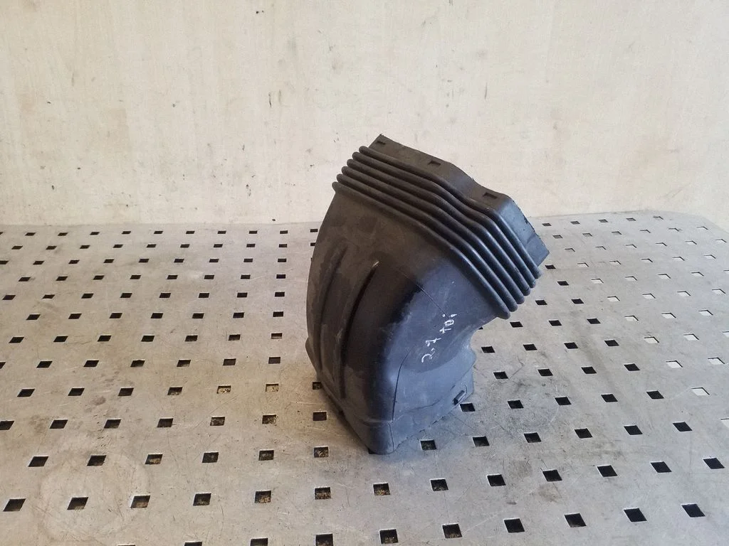 Air intake duct part 4F0129739B