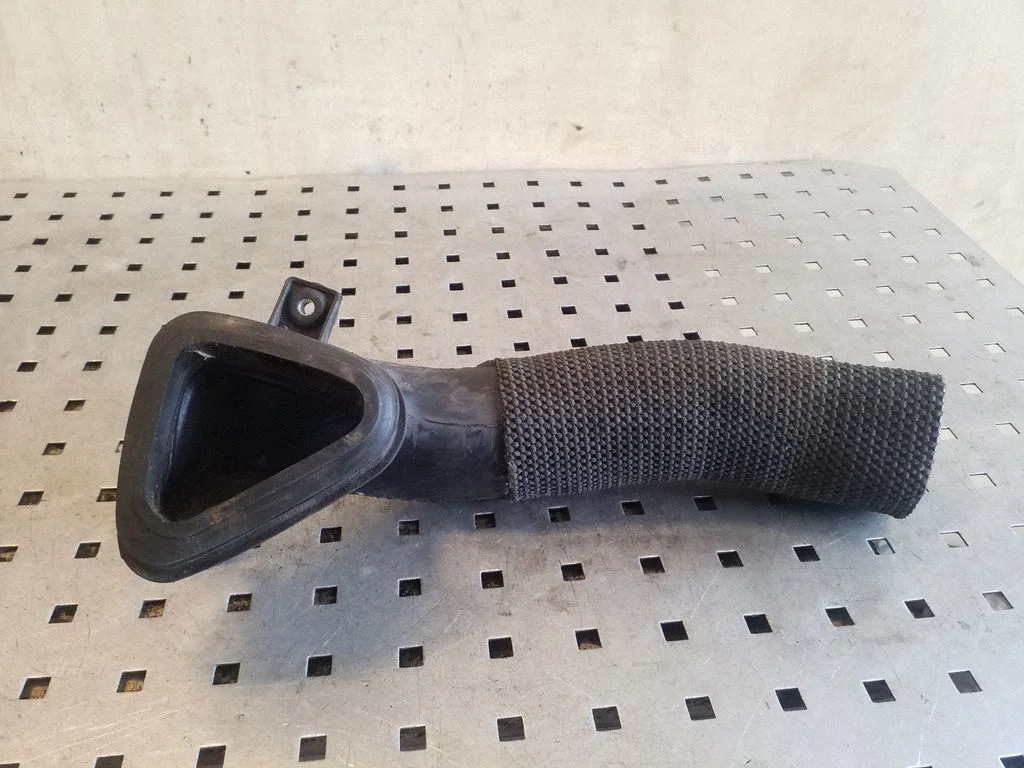 Air intake duct part 4F0129604C