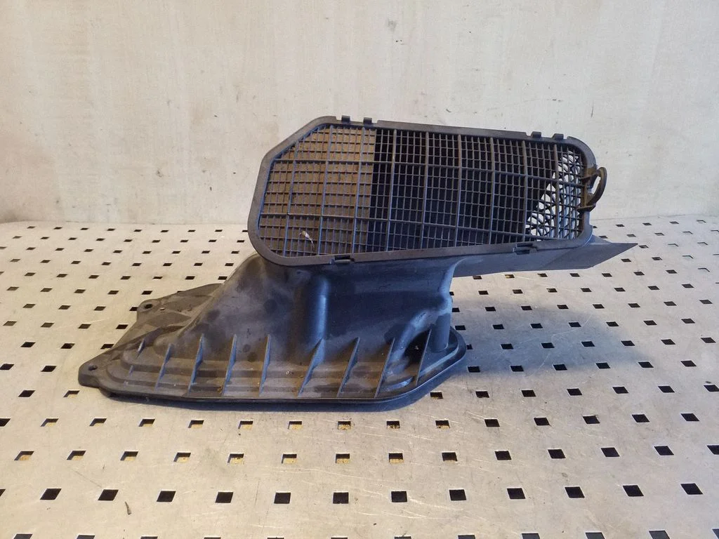 Air intake duct part 4G2819904