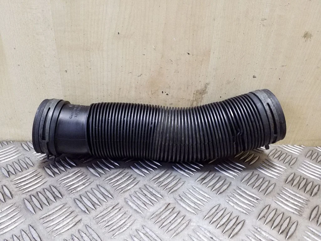 Air intake duct part 1J0129684J