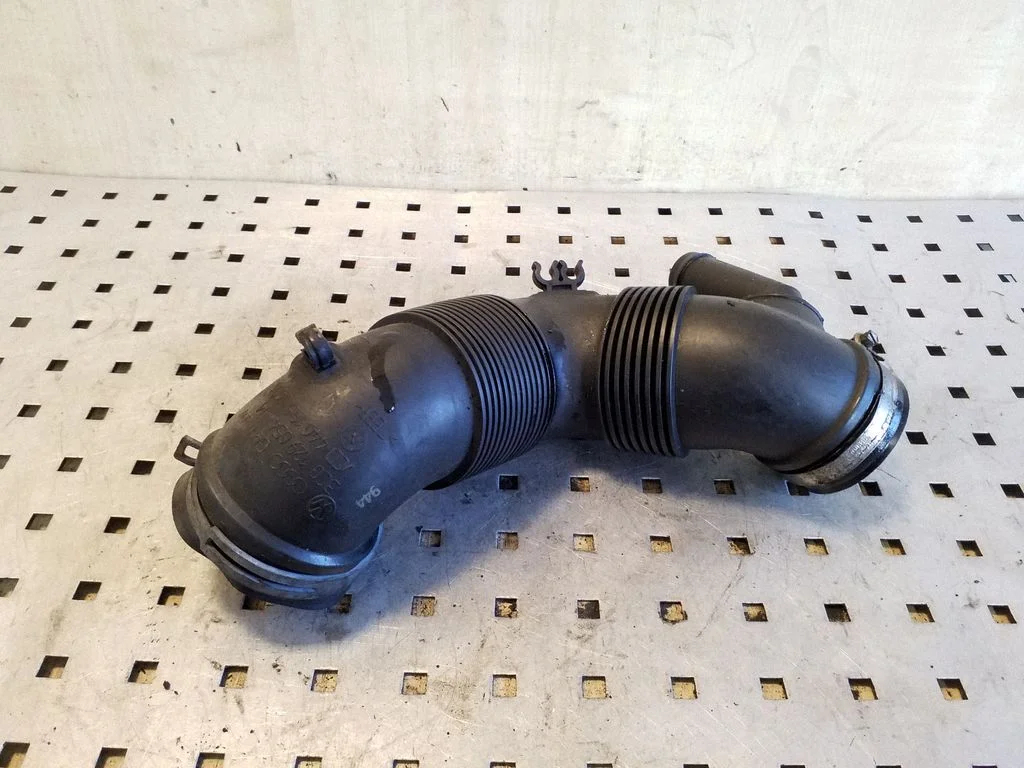 Air intake duct part 3C0129654M